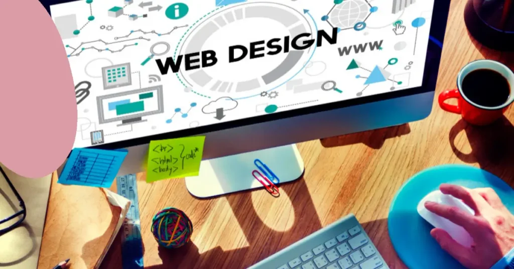 Tim profesional sedang merancang website menggunakan komputer